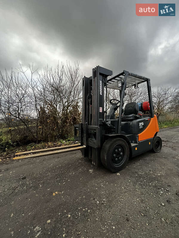 Вилочний навантажувач Doosan 255 LC-V 2014 в Тернополі фото 2 Вилочний навантажувач Doosan 255 LC-V 2014 в Тернополі