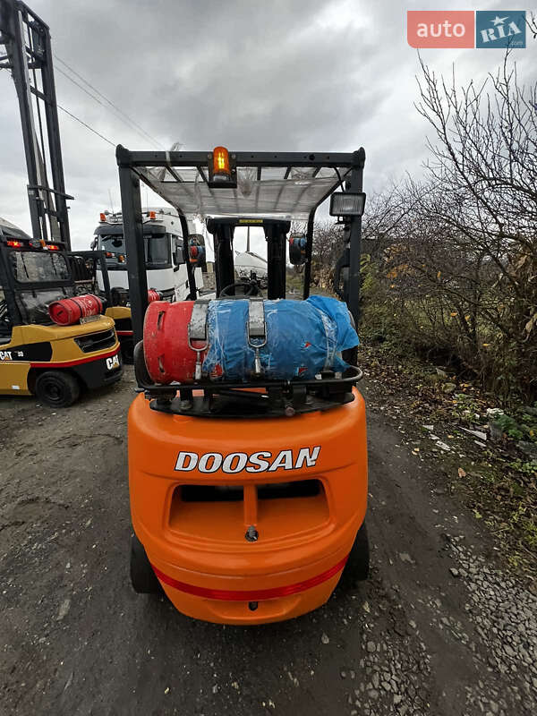 Вилочний навантажувач Doosan 255 LC-V 2014 в Тернополі фото 15 Вилочний навантажувач Doosan 255 LC-V 2014 в Тернополі