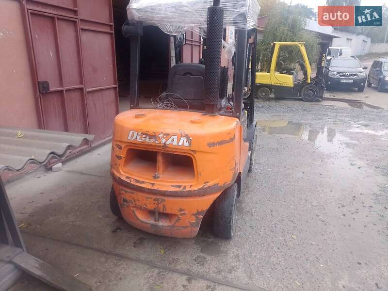 Вилочный погрузчик Doosan D 30C 2007 в Житомире