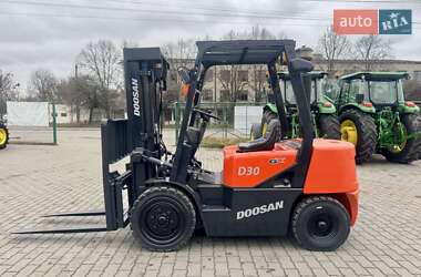 Вилочний навантажувач Doosan D 30C 2012 в Радомишлі