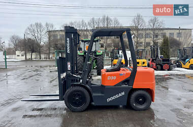 Вилочний навантажувач Doosan D 30C 2007 в Радомишлі