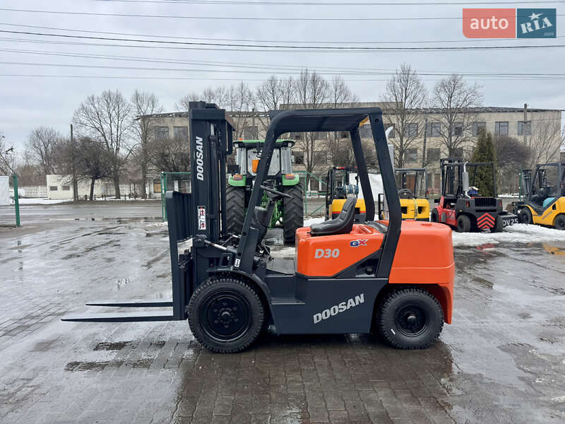 Вилочный погрузчик Doosan D 30C 2007 в Радомышле