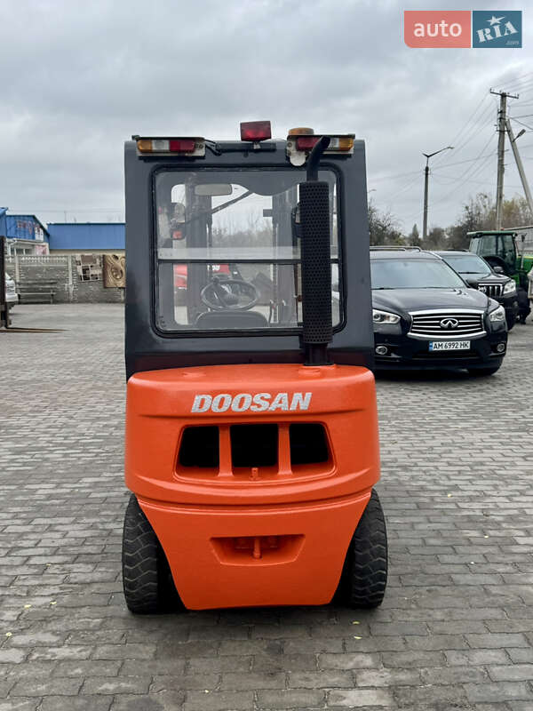 Вилочный погрузчик Doosan D 2008 в Радомышле фото 3 Вилочный погрузчик Doosan D 2008 в Радомышле