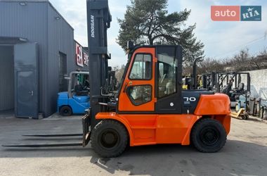 Вилочный погрузчик Doosan D 2009 в Киеве