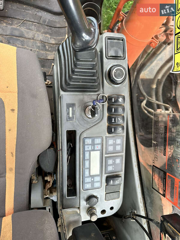 Гусеничний екскаватор Doosan DX 225LC-3 2012 в Житомирі фото 7 Гусеничний екскаватор Doosan DX 225LC-3 2012 в Житомирі