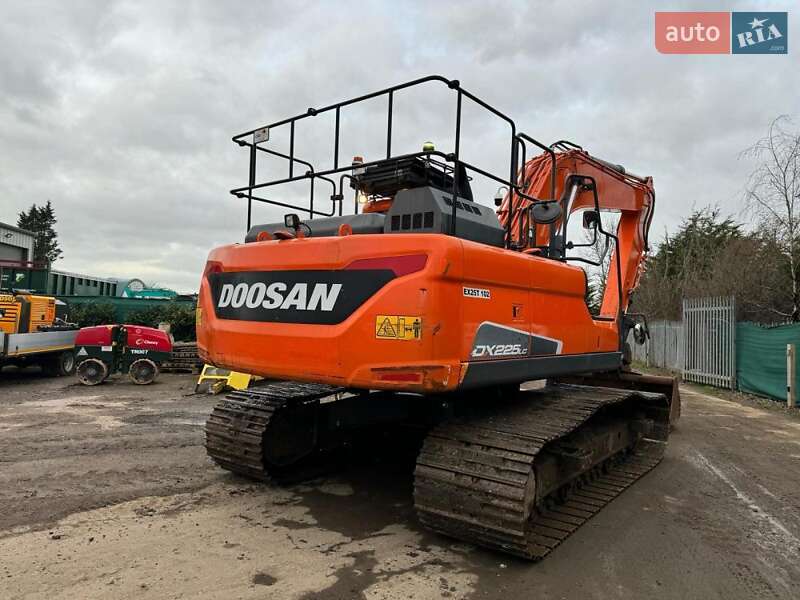 Гусеничный экскаватор Doosan DX 225LC-3 2020 в Киеве