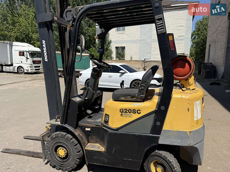 Вилочный погрузчик Doosan G 2007 в 