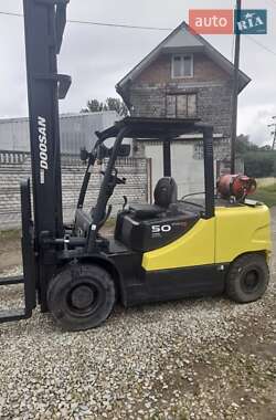 Вилочный погрузчик Doosan LPG 2007 в 