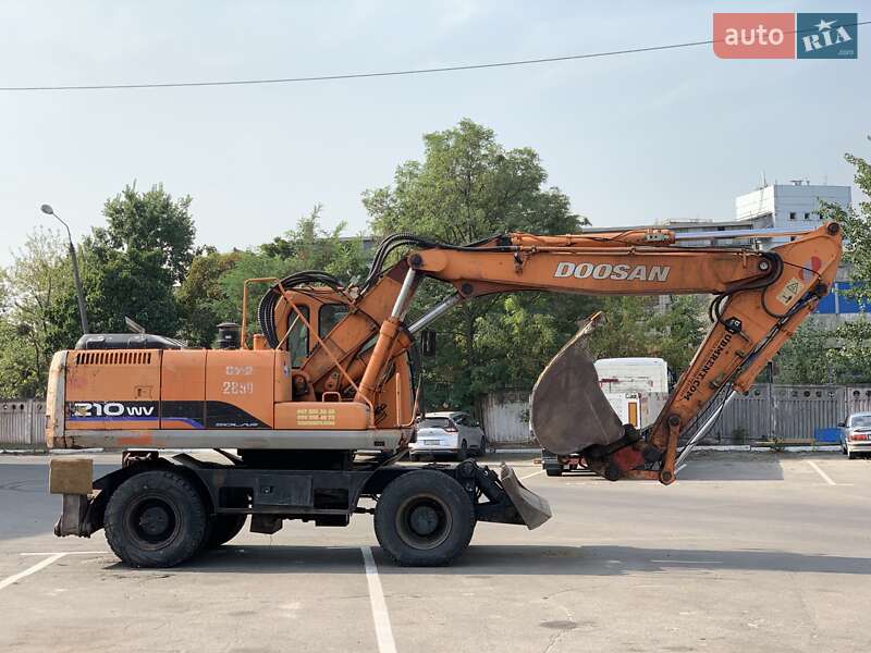 Колесный экскаватор Doosan Solar 2007 в Киеве