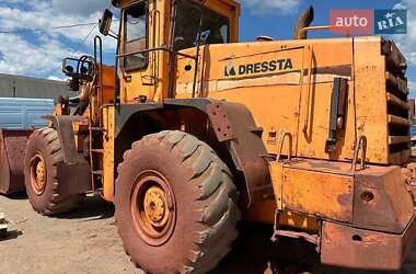 Фронтальні навантажувачі Dressta 560 2006 в Кривому Розі