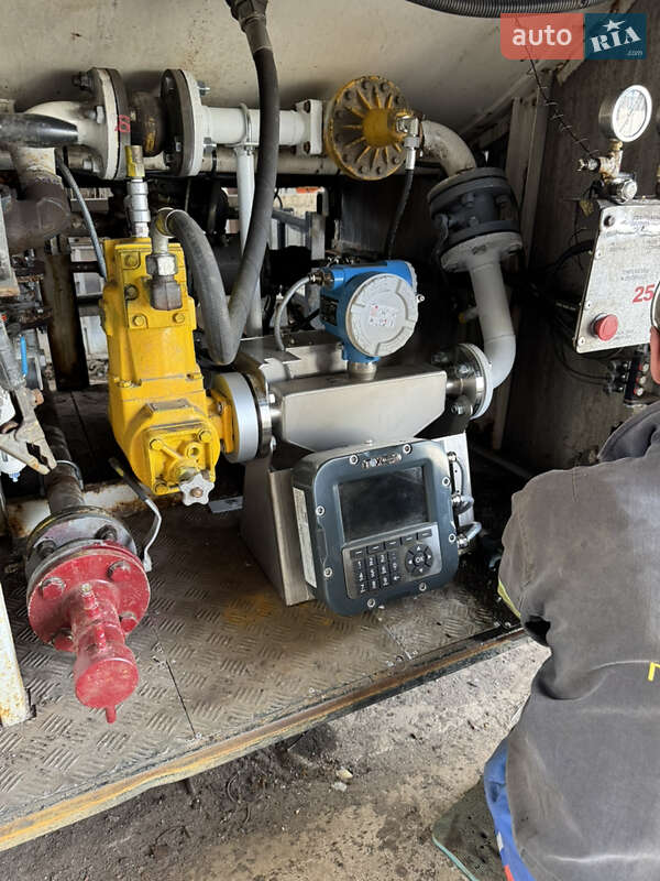 Газовоз Dromech CNG 2008 в Киеве фото 6 Газовоз Dromech CNG 2008 в Киеве