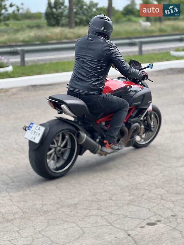 Ducati Diavel 1200 Carbon 2013