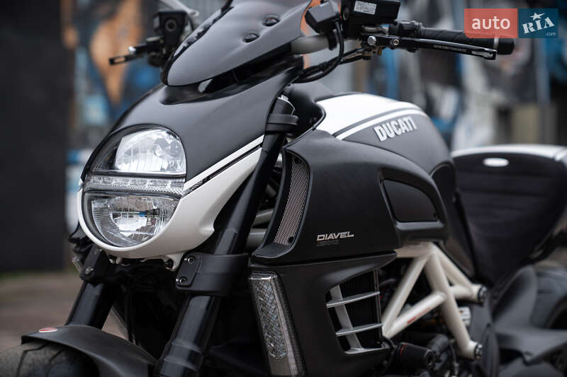 Мотоцикл Круизер Ducati Diavel AMG 2013 в Киеве