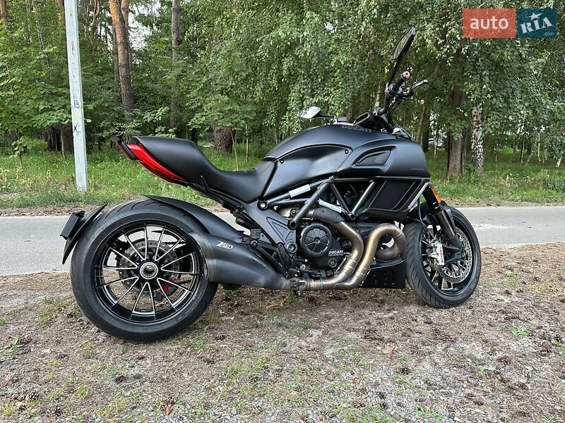 Грузовые мотороллеры, мотоциклы, скутеры, мопеды Ducati Diavel 2015 в Киеве