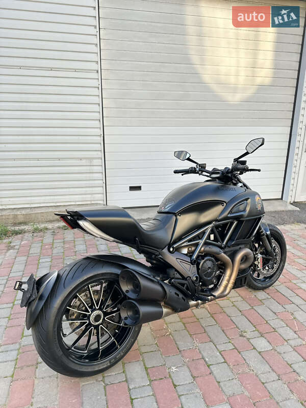 Мотоцикл Круизер Ducati Diavel 2015 в Одессе