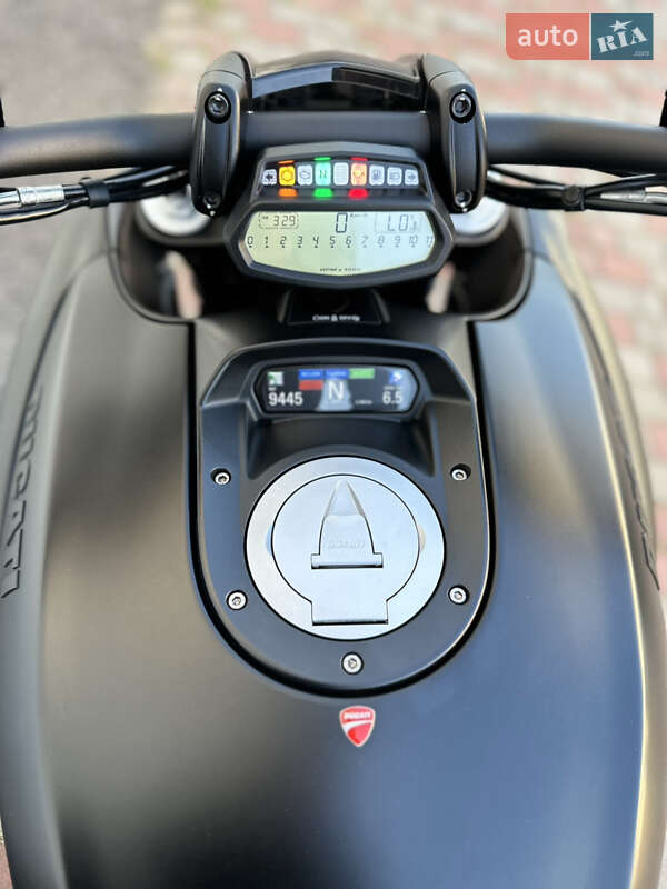 Мотоцикл Круизер Ducati Diavel 2015 в Одессе