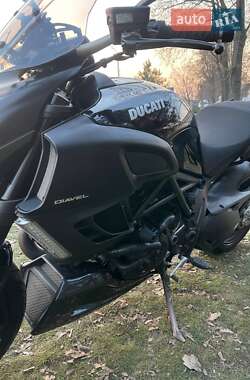 Мотоцикл Круізер Ducati Diavel 2013 в 