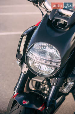 Мотоцикл Без обтекателей (Naked bike) Ducati Diavel 2012 в 