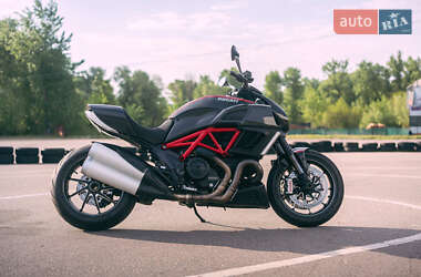 Мотоцикл Без обтекателей (Naked bike) Ducati Diavel 2012 в 