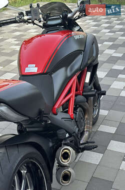 Мотоцикл Без обтекателей (Naked bike) Ducati Diavel 2012 в 