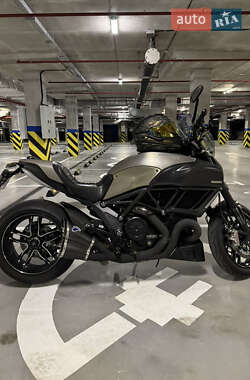 Мотоцикл Круизер Ducati Diavel 2015 в Киеве