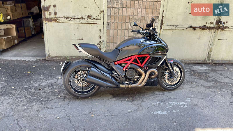 Мотоцикл Без обтекателей (Naked bike) Ducati Diavel 2013 в Киеве