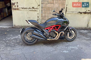 Мотоцикл Без обтекателей (Naked bike) Ducati Diavel 2013 в 