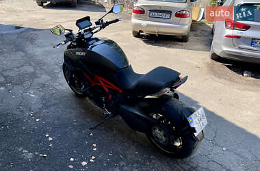 Мотоцикл Без обтекателей (Naked bike) Ducati Diavel 2013 в 