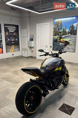 Мотоцикл Без обтекателей (Naked bike) Ducati Diavel 2022 в 
