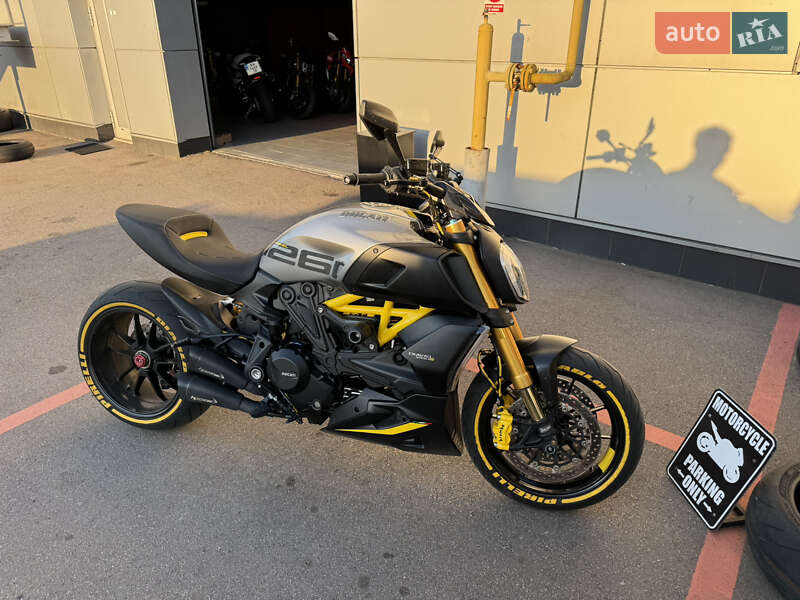 Мотоцикл Без обтекателей (Naked bike) Ducati Diavel 2022 в 