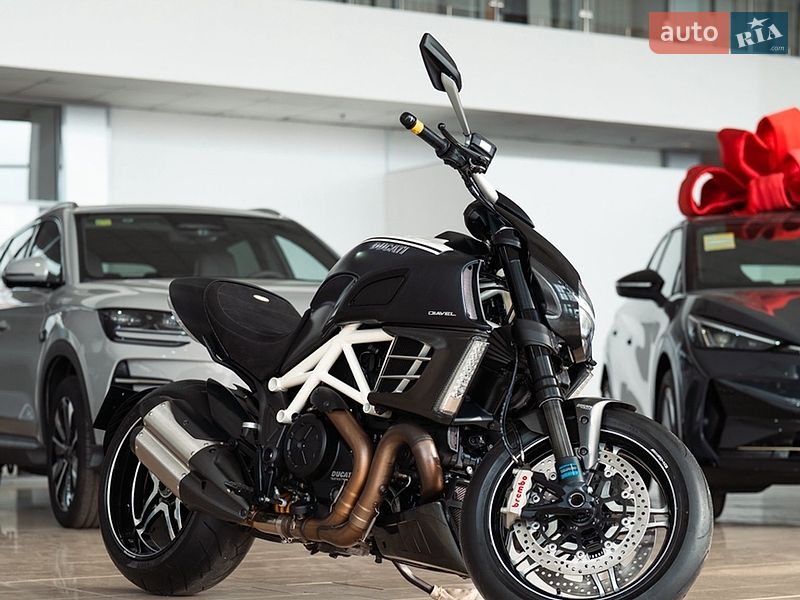 Мотоцикл Круизер Ducati Diavel 2013 в Киеве