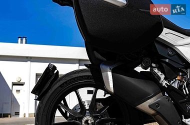 Мотоцикл Спорт-туризм Ducati Hyperstrada 821 2015 в Чопе
