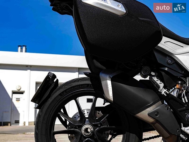 Мотоцикл Спорт-туризм Ducati Hyperstrada 821 2015 в Чопе