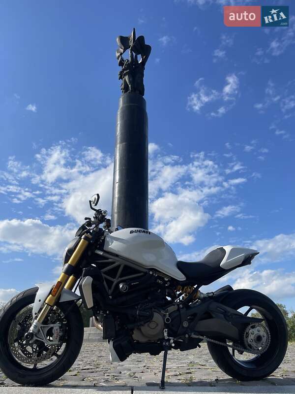 Спортбайк Ducati Monster 1200 2015 в Житомирі