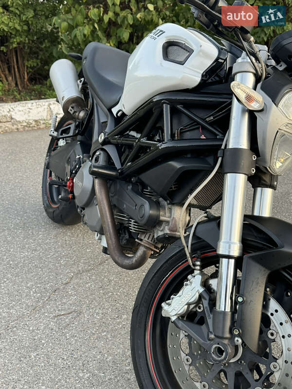 Мотоцикл Без обтекателей (Naked bike) Ducati Monster 696 2008 в Киеве