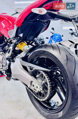 Спортбайк Ducati Monster 821 2018 в 