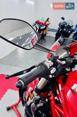 Спортбайк Ducati Monster 821 2018 в 