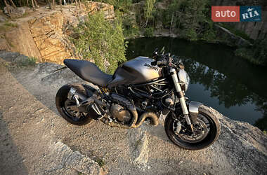 Мотоцикл Без обтекателей (Naked bike) Ducati Monster 821 2016 в 