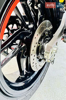 Спортбайк Ducati Monster 821 2020 в 