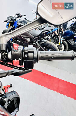 Спортбайк Ducati Monster 821 2020 в 