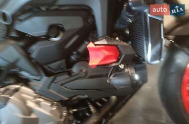 Мотоцикл Без обтекателей (Naked bike) Ducati Monster Plus 937 2022 в 