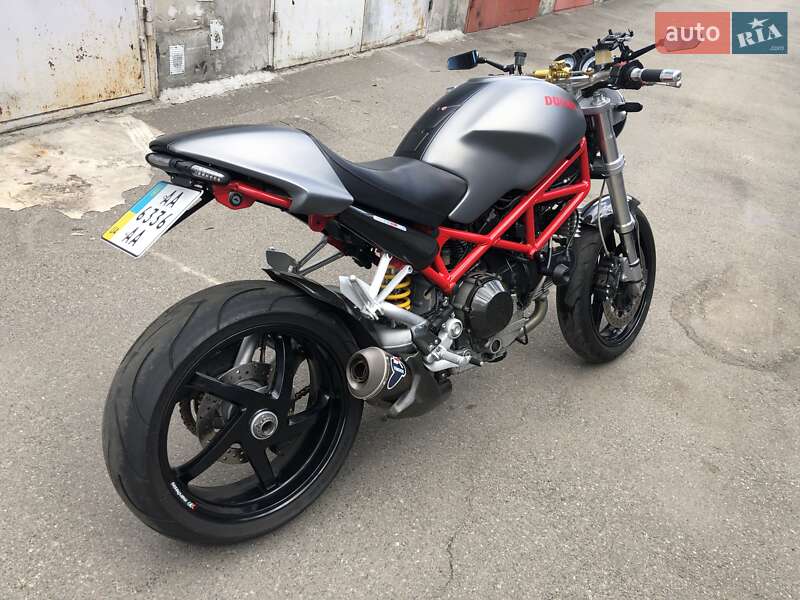 Спортбайк Ducati Monster 2008 в Киеве