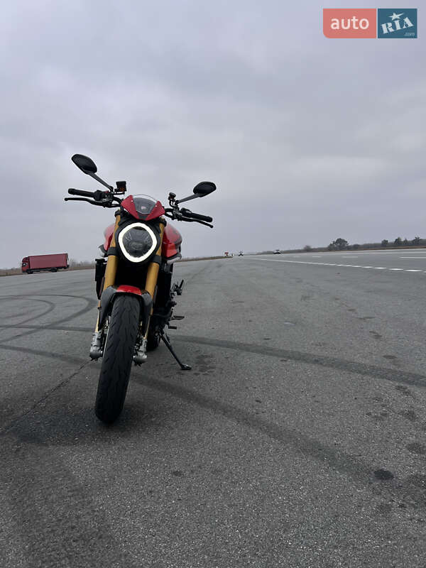 Мотоцикл Без обтекателей (Naked bike) Ducati Monster 2023 в 