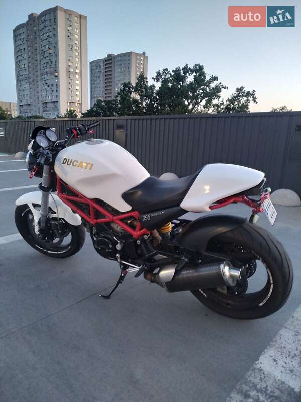 Мотоцикл Без обтекателей (Naked bike) Ducati Monster 2008 в Киеве