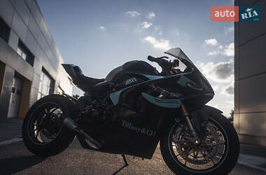 Спортбайк Ducati Panigale V4 2020 в 