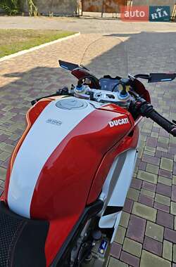 Спортбайк Ducati Panigale V4 2018 в 