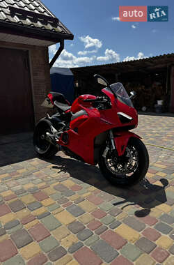 Спортбайк Ducati Panigale V4 2018 в 