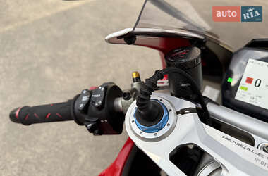 Спортбайк Ducati Panigale V4S 2019 в 