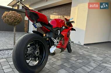 Спортбайк Ducati Panigale V4S 2020 в 