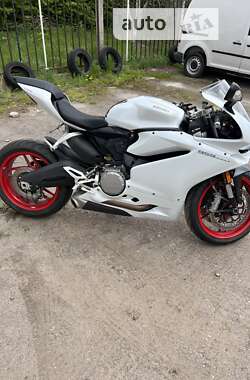 Спортбайк Ducati Panigale 2015 в 